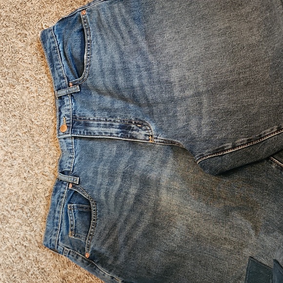 Universal Thread Boyfriend - Slim Hip & Thigh, Tapered Leg, 100% Cotton - Picture 5 of 12